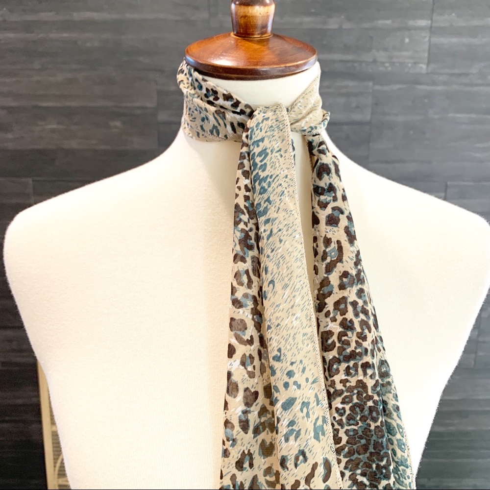 Classy Scarf - Picture 5 of 7
